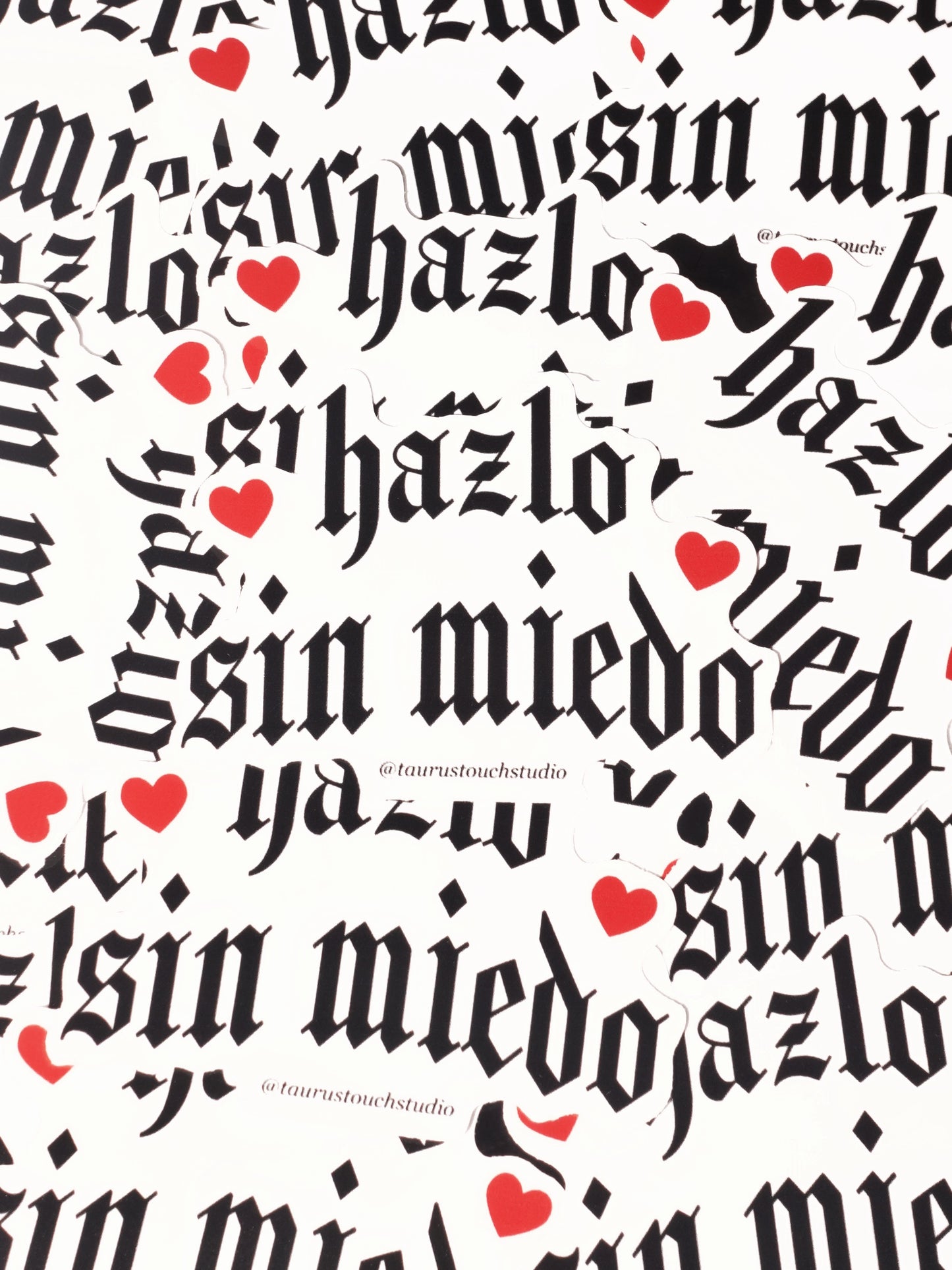 Text pattern with red hearts on a white background